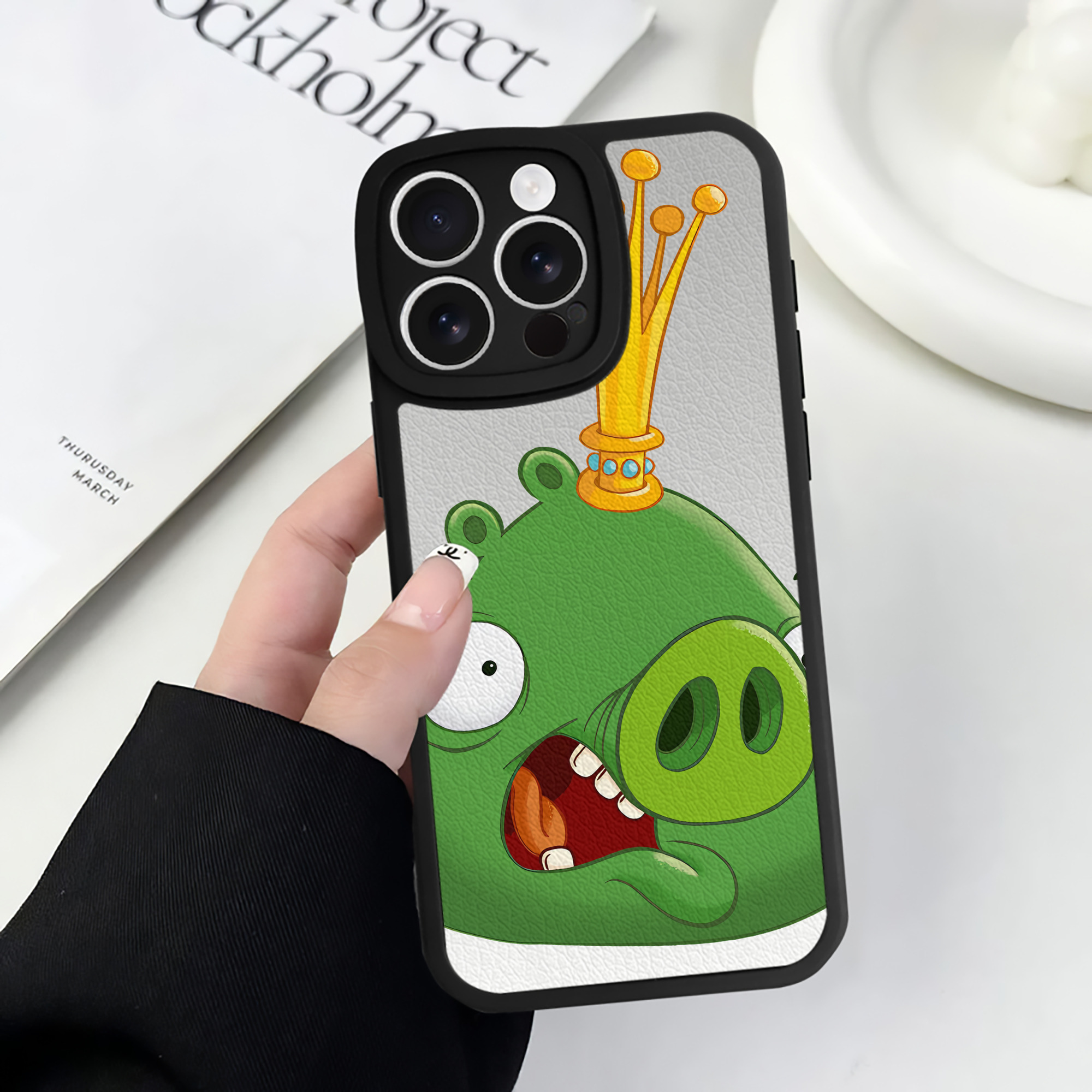 （画像用） Angry Birds アングリーバード 【iPhone 16シリーズ対応】シリコンスマホケース（レザー調） 材質：シリコン